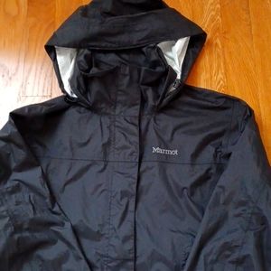 Marmot Precip rain jacket in good condition.